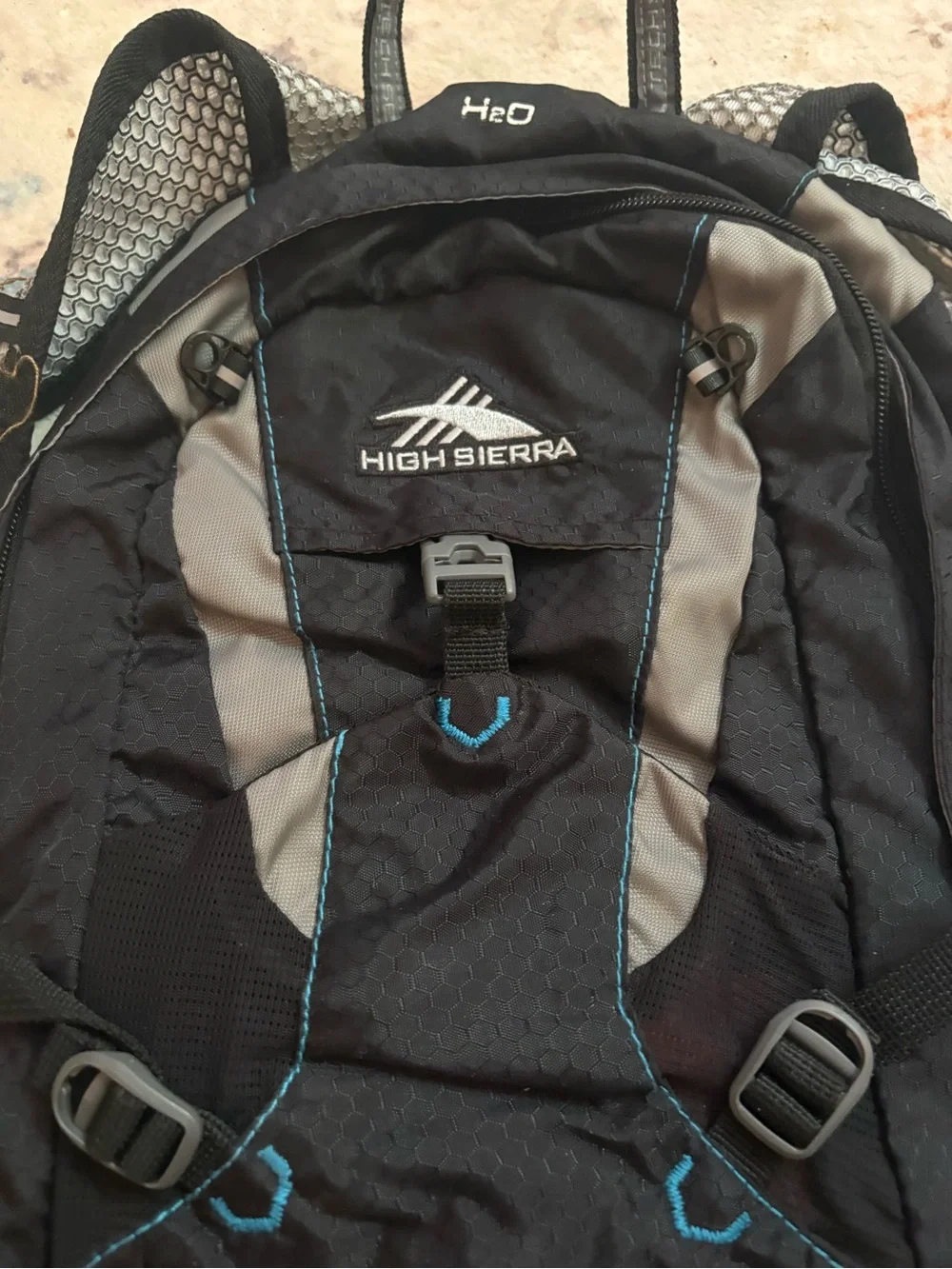 High Sierra Piranha 10L Hydration Pack. Needs new bladder.